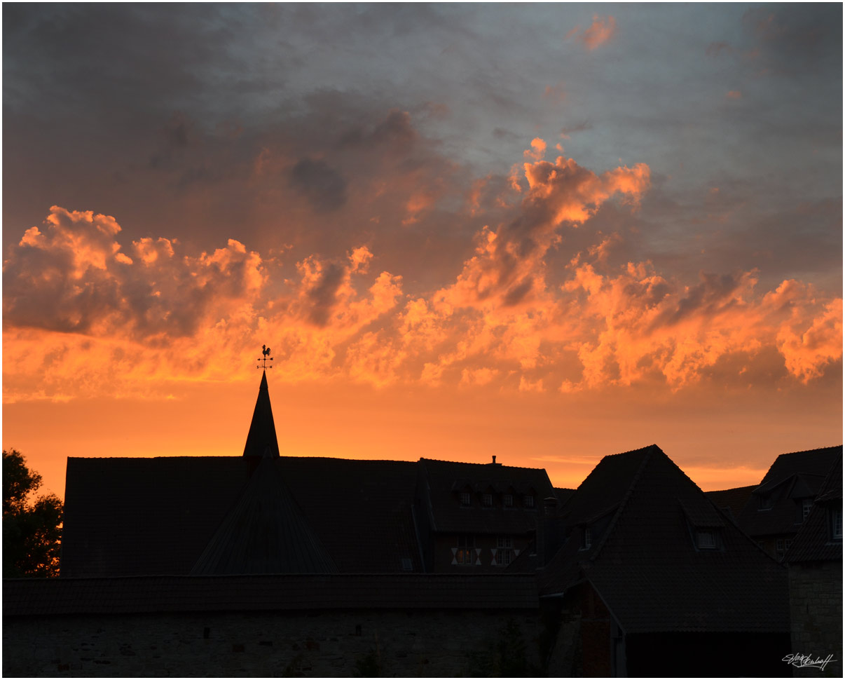 Sonnenuntergang Mitte Juli im Münsterland