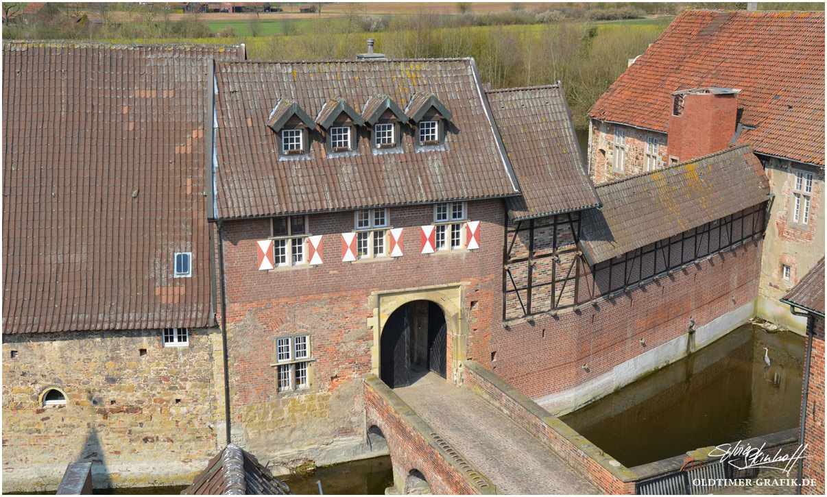 Torhaus der Hauptburg von Burg Kakesbeck aus der Vogelperspektive
